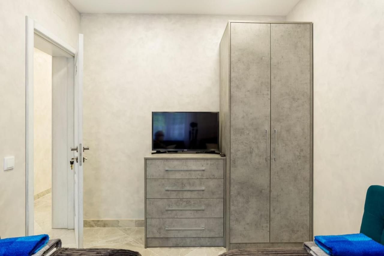 Dream House Rooms Malaga - Habitacion En El Apartemento Málaga Exterior foto