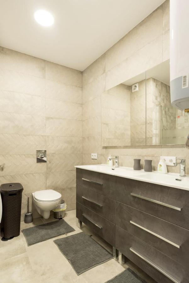 Dream House Rooms Malaga - Habitacion En El Apartemento Málaga Exterior foto